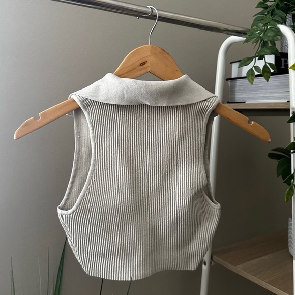 Aritzia Babaton Sculpt Knit Polo Top - XXS - Picture 4 of 4